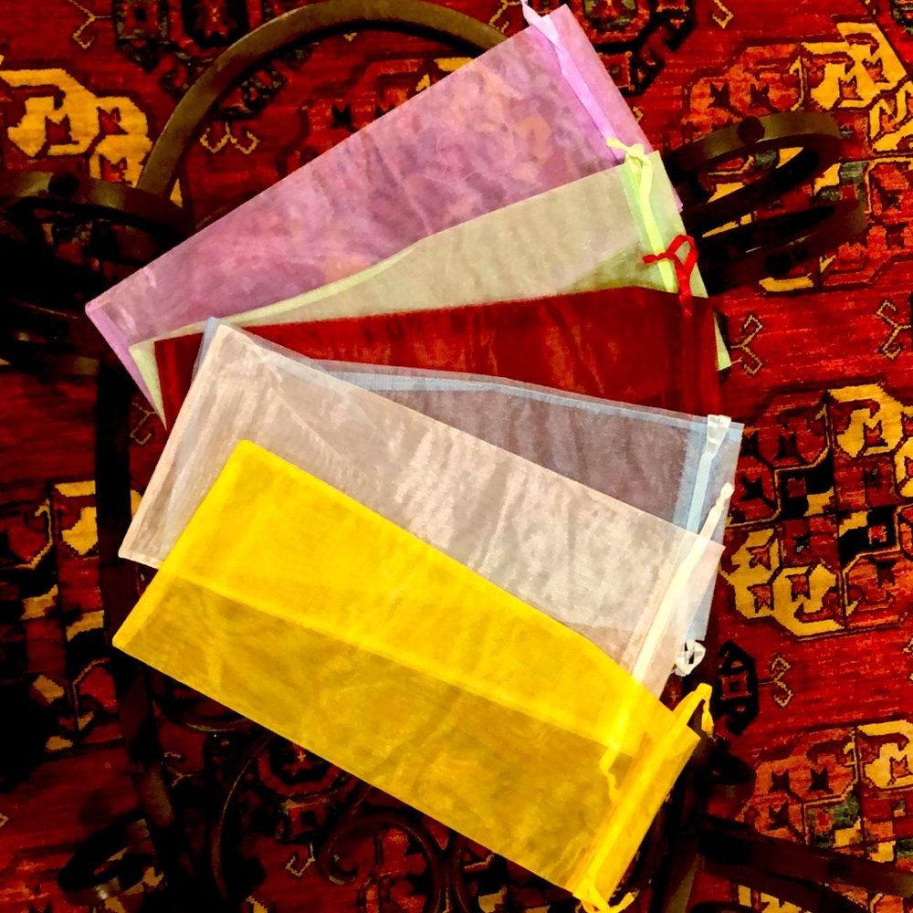 Pack of 6 variety gift bags in 6 different colors